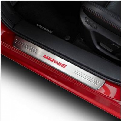 Mazda6 attaché (+ tapis).jpg